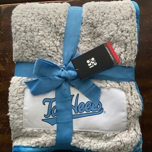NWT UNC Tar Heels Sherpa fleece blanket